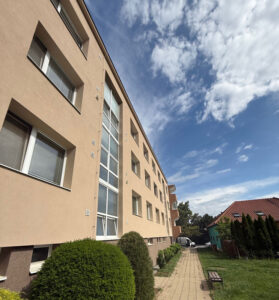 Přístavba balkonů a stavební úpravy fasády bytového domu Sadová, Modřice Přístavba balkonů a stavební úpravy fasády bytového domu Sadová, Modřice