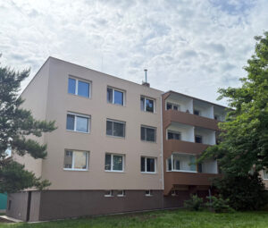Přístavba balkonů a stavební úpravy fasády bytového domu Sadová, Modřice Přístavba balkonů a stavební úpravy fasády bytového domu Sadová, Modřice