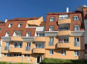 Oprava fasády bytového domu Duhová, Brno Oprava fasády bytového domu Duhová, Brno