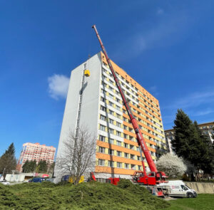 Oprava ploché střechy bytového domu Halasovo náměstí, Brno Oprava ploché střechy bytového domu Halasovo náměstí, Brno